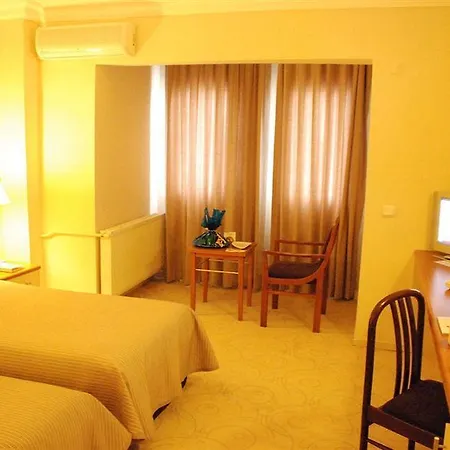 Hotel Crystal & Kaymaklı
